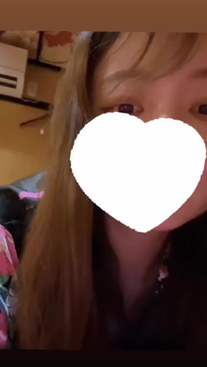 初めて動画撮ってみました🥲

むずかしいな…日々練習です〜

そういえば、よく肌がスベスベって言われるんですけど、どうなんでしょう🤔

確かに、スベスベな自信はあります〜☺️
確かめに来て🥹

この後もお待ちしてます！