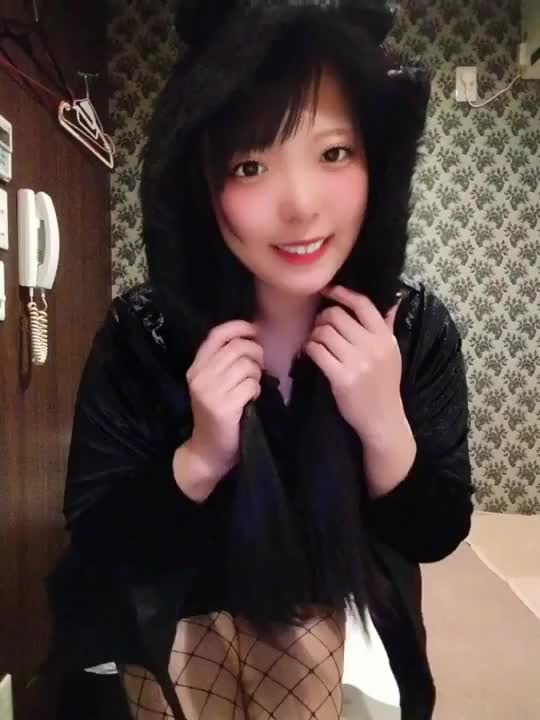今年は【コウモリ】の仮装❤
久しぶりの動画投稿で緊張気味だけど…初めての【顔全出し】に挑戦しました💓
応援よろしくお願いします🫶💕