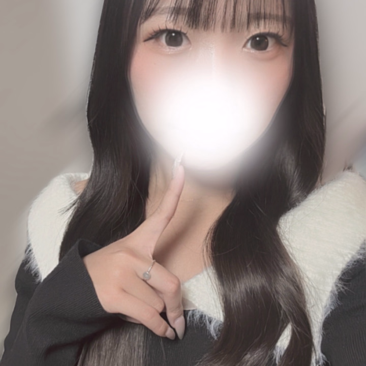 こんにちは〜！

お久しぶりです！
約2週間ぶりの出勤です🥰

ロングにイメチェンしてみました！
どう？似合ってる？？

本日ラストまでいるので
より可愛くなったみくに会いにきてね💖

お誘い待ってます✨

みく🎀