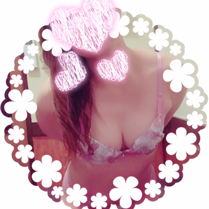 昨日のお礼‎‪𓂃 ࣪˖ ཐིཋྀ 

ご予約くださった素敵な紳士様🎩
新たな出逢いがあったりᰔᩚ
今月もお逢い出来たりᰔᩚ
色々と教えてくださったりᰔᩚ
とても濃密なお時間を
ありがとうございました(՞ . .՞)𓈒𓂂𓏸♡
ご馳走様です😋🌕
オヤツTimeが楽しみ♪̊̈♪̆̈
お心付けありがとうございます> ·̫ <
また逢える日を心待ちにしてます⸜(*ˊᗜˋ*)⸝

.｡o♡o｡.｡o♡o｡.｡o♡o｡.｡o♡o｡.｡o♡o｡.

今日も1日
よろしくお願いいたします‪⸝⸝>  ̫ <⸝⸝

ご予約の紳士様🎩
お気を付けてお越しくださいませ⸝⸝⸝♡︎
楽しみに待ってるよん( . ̫.)♥(.ˬ. ) 

14時〜22時🈳
お誘いお待ちしております₍ᐢ..ᐢ₎♡

ペアもよろしくお願いします꒰ ¨̮ ꒱⸝♡
素敵な出逢いがありますように♬.*ﾟ

Nagisa𓂃 ࣪˖ ཐིཋྀ