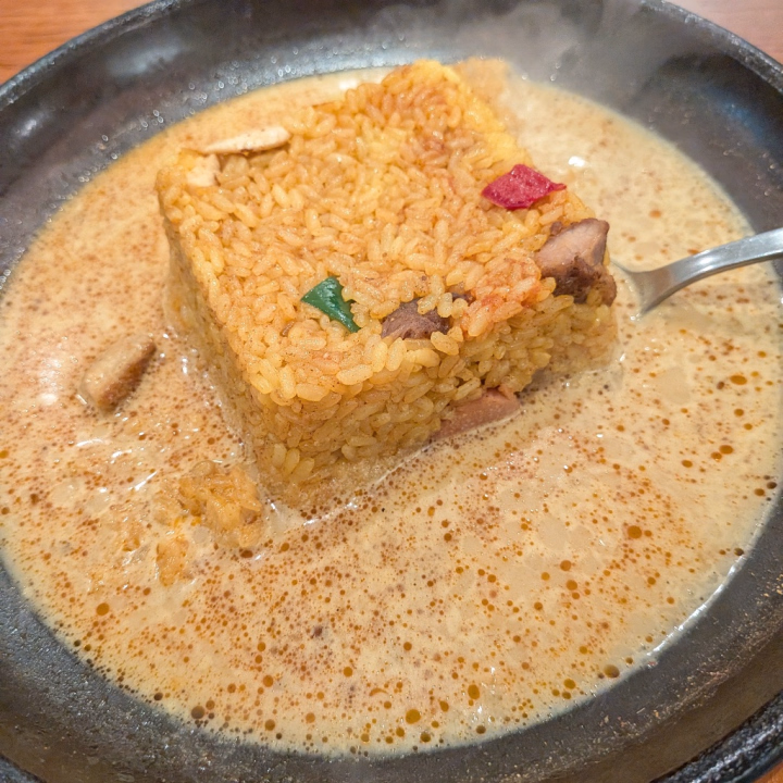 今日はちょっと変わったカレー食べてきたよ~🍛

サラサラのスパイスカレーでスープカレーみたいだった🍛

ココナッツの風味もして美味しかったな‪🫶🏻︎‪💕︎︎