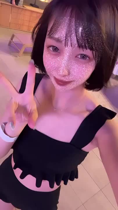 ナイトプール楽しかった🩷夏の思い出🌞🌴🌺✨