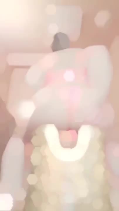 おしりさわさわ~🍑
バックで何されたい~????(*ﾉω・*)ﾃﾍ♡

とにかくナデナデしてるだけの動画😂
おしりもちもちしてるね！って思ってくれたらポチ連打👆お願いします🙏❤
