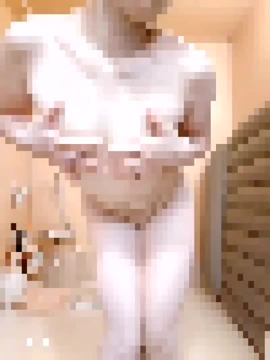 モザイクがエロを感じる😂？？( ≖ᴗ≖​)笑
ローションで一緒に濡れちゃう？？(*ﾉω・*)ﾃﾍ♡

応援よろしくお願いします\( *´꒳`*)/