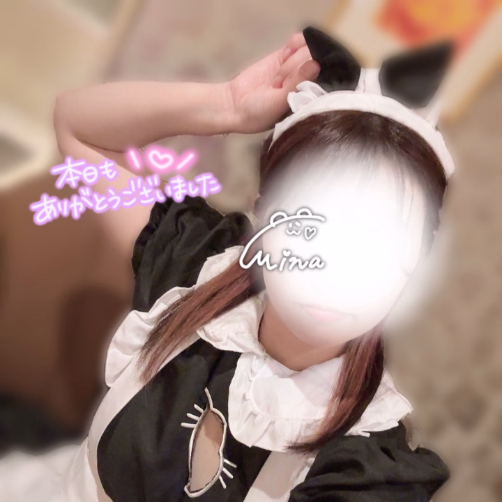 🐰🎀


本日お会いできたお兄さんたち
ありがとうございました❣️

久しぶりにご本指様に会えたり、
出張で帰れるか不安だけど
遊びに来ちゃお〜！のノリで
みなを選んでくださったり…

今日も色んなお兄さんと出会えて
うれしかったです🥰

ハロウィンまでの期間、
コスプレしてお出迎えをしてますが…
今日のメイドさんはコチラです🎀

途中、まさかのファスナー壊れて
ドレスに戻っちゃったけど
たくさん褒めてもらえてうれしかった♡

次は26(月)8:00~14:00でいます‼️
台風の影響が心配だけど
この日も違うコスプレを用意するので
楽しみにしててください🫢💕

今日もありがとうございました🌟⋆꙳



みな🧸