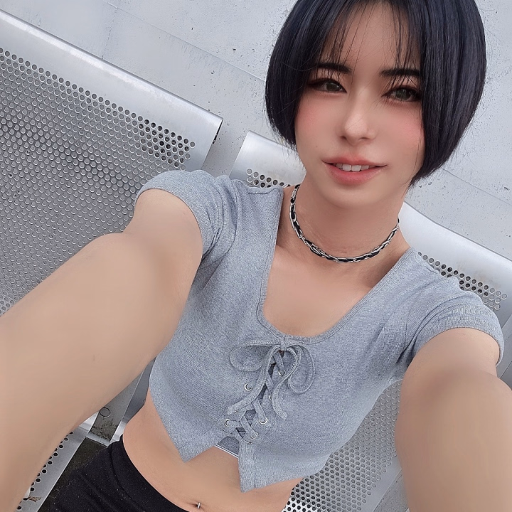 こんばんは♪
そういえばこのトップス最近出したやつなんだけど、どうかなあ🤭
まだちょっと暖かいからヘソだしできるっ✨
👇️ ちかとのチャットは 👇️
👇️ ヒメ チャンネルで♪ 👇️
https://hime-channel.com/profile/rq1zg4
