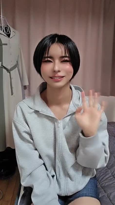 こんばんは♪
ヒメのまんまるお月様に参加したよっ！

おっぱいを手の輪っかで包んでたこ焼き！みたいにしようと思ったけどうまくいかなかった🤣
もっと大きくないとムリかーーー💦

～お知らせ～
9月18~21日は大阪梅田店、9月22,23日は名古屋店に出張しちゃいます❗
シルバーウィークはちかと一緒に過ごしませんか♪

👇️  ちかとのチャットは  👇️
👇️  ヒメ チャンネルで♪ 👇️
https://hime-channel.com/profile/rq1zg4
