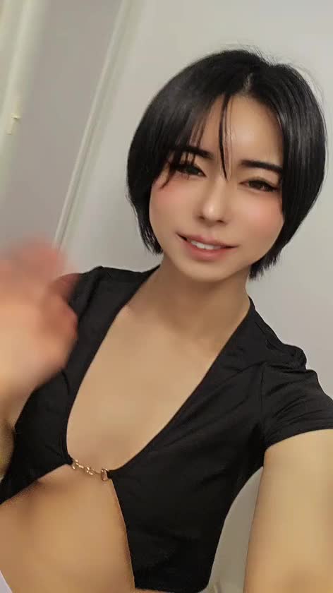 こんばんは♪
ヒメチャンネルのイベントジュワっと梅雨だく選手権参加したよ❗

着衣でシャワーをぶっかけっ♡
生地がぴったり張り付いてえっちだよね～🥰🥰🥰

～お知らせ～
6月25～27日は大阪梅田店、6月28日は名古屋店に出張しちゃいます❗
ランクアップ前ラストのシャッフルなのでこの機会にぜひ✨

👇️  ちかとのチャットは  👇️
👇️  ヒメ チャンネルで♪ 👇️
https://hime-channel.com/profile/rq1zg4
