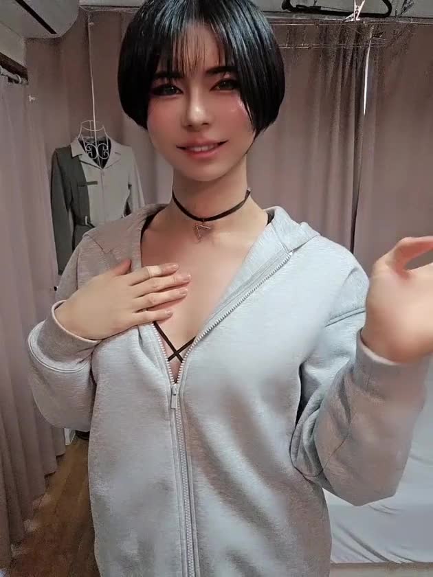 こんばんは♪
お題動画のお気に入りの下着メーカーは？をアップしたよ❗

ちかの最近のお気に入りはカルバン・クラインだよっ😆
シンプルだけどなんかセクシーだよね～素材の味が際立つって感じ❓笑

～お知らせ～
9月18~21日は大阪梅田店、9月22,23日は名古屋店に出張しちゃいます❗
シルバーウィークはちかと一緒に過ごしませんか♪

👇️  ちかとのチャットは  👇️
👇️  ヒメ チャンネルで♪ 👇️
https://hime-channel.com/profile/rq1zg4