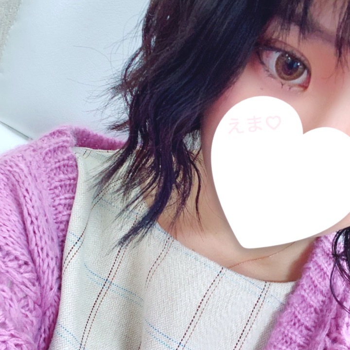 久しぶりの投稿♡

出勤なうだよん！
髪の毛巻いて準備完了っ！

時間合うお兄様来て欲しいなぁ🥺💕