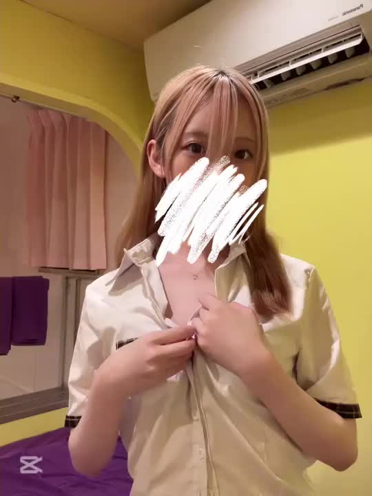 ぬぎぬぎ///
動画イベント参加です🙌🏻
いろんなお兄さんに見てもらって、会いに来てくれたら嬉しいです💓




148㎝で細いので制服よく似合う！
と褒めていただきます🫶🏻




よかったら、いいね❤️とプレゼント🎁の応援📣お願いします💘