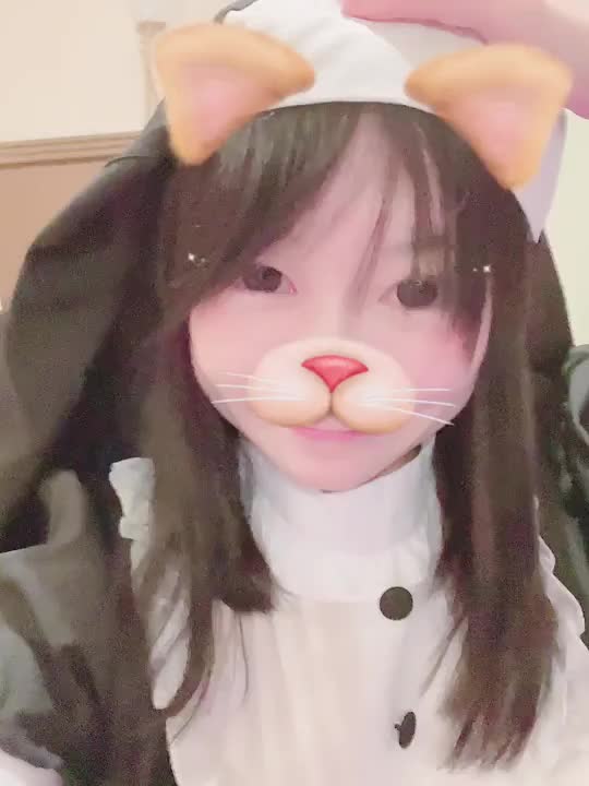31日の平日のみ当店でハロウィンイベント🎃開催してます🎃

先着でお菓子🍪プレゼントしてます🐱

手で抑えないとベール取れちゃいます👰シスターです＊*(ू•ω•ू❁)*＊