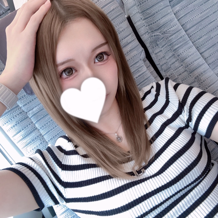おはようございます‼️


今日も元気に出勤だよ〜🎶


昨日も遅くまで遊んでもらえて

まだお礼書けてなくて申し訳🥲

しっかりバタンキュしてよく寝て

マツエク済ませて帰ってきたので

ビジュ良き元気いっぱいでお待ちしてま🎶


華金‼️

いっぱいイチャイチャする準備は

できてるからね待ってるね🥺🤍


あ み 🧸⸝⋆*