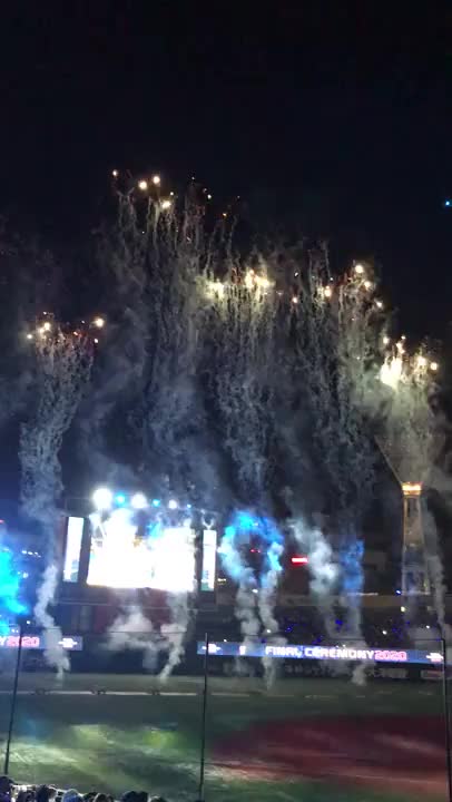 今年はコレが最初で最後の花火かな🎆球場で見ましたぁ。試合も良かった！最後の最後で㊗️諦めないって素晴らしい😊