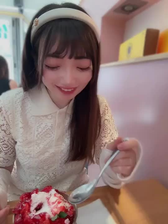 一緒にカフェデート☕️💗💗ゆんとデートしたい紳士様は沢山いいねしてくださいね👍💕💕