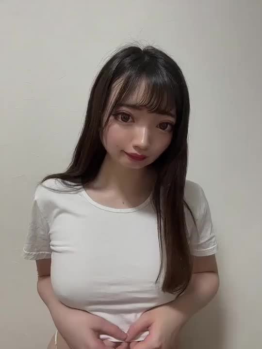 続きは『駅ちか！乳揺れ選手権』で見れますよ♡♡