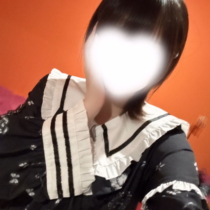 こんにちは！

昨日帰って寝落ちしてしまって
投稿できてませんでした😭

昨日もありがとうございました！
来てよかったと言って貰えることが多くて嬉しい限りです✨️

差し入れ私書いていないのにみなさんドンピシャで好きな物を持ってきてくださって
エスパーか何かですか？
美味しくいただきました😋

本指様も来てくださってありがとうございました❕
前回の出勤ぶりで早速会えるなんてとても嬉しかったです🥺


またシフト決まりましたら日記投稿しますのでよろしくお願いします📖✍





ゆづゆ