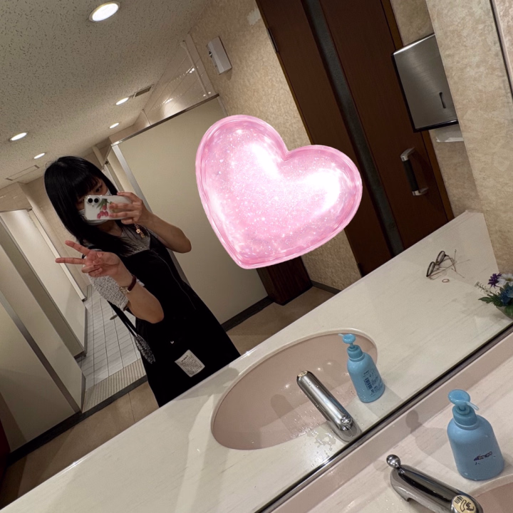 明日も別に休みではないのに、なぜか休みな気持ちでいました🥱🥱

時間を気にせずたまにはぐっすり寝たい🥱💤


今日も一日お疲れ様でした♡