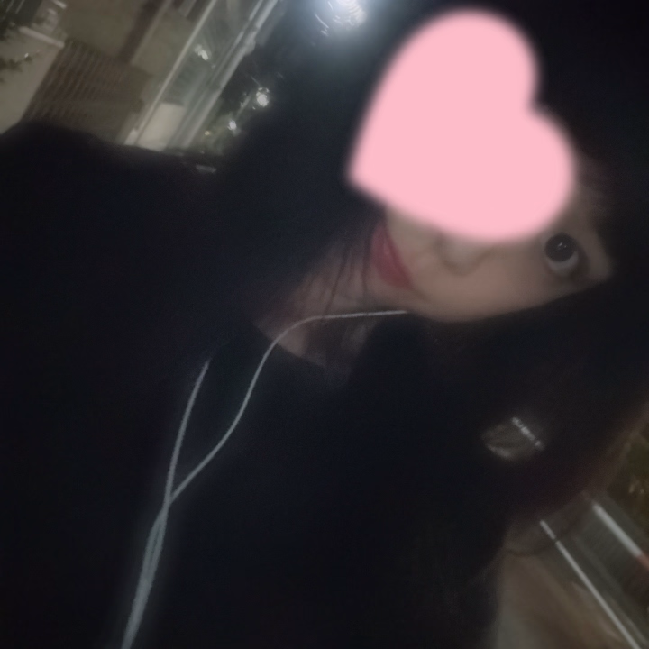 こんばんは〜🌙

夜は涼しいですね〜^_^
帰宅後ちょこっと居眠りしてしまったので😣😣
寝てしまった〜とふらーっと夜散歩のひと時です✌️


今週もあと一息^_^
今日も一日お疲れ様でした💞