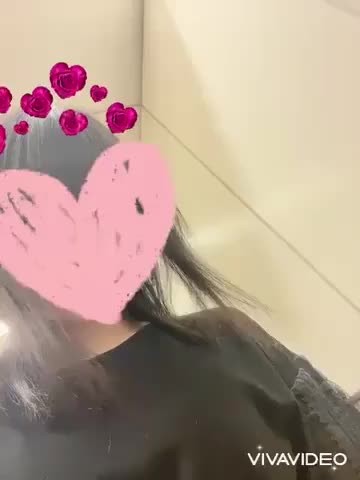 動く歩道は黙って立ち止まるタイプです😮‍💨