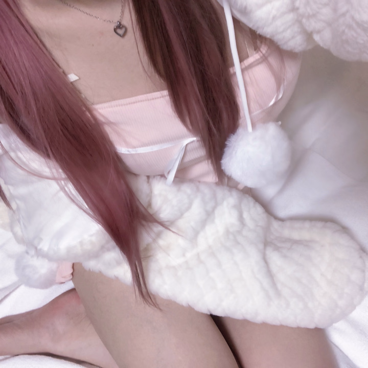 今夜は池袋バージョンのむめいです^›⩊‹^ ੭💞

今桃李にいます！
お部屋が吉原店並みに広いですよ〜〜💖₊⁺˖ ࣪⊹.｡:*+゜

本日急遽出勤追加になったのですが、間もなく閉店のお時間になってしまうので、池袋組早くおいで♡꜀(^. .^꜀  )꜆੭