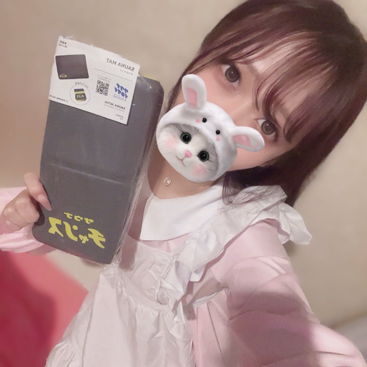 水戸に降臨してます〜！

本指名のお兄さんたちも、
初めましてのお兄さんたちも、
今日会いに来てくれて本当にありがとう♡

教えてもらった日本酒、
山桜桃ぜったい買って帰るって決めたよ🍶
教えてくれてありがとう！

それからサウナ好きのお兄さん、
前にみくりが「サウナマット欲しい」って言ってたの
ちゃんと覚えててくれてて…プレゼントまで🥹
嬉しすぎました。大事に使うね♡

初めましてのお兄さんは、
帰りに「寂しい」ってなってくれてて可愛かったなぁ…
ああいうの、きゅんってしちゃうよね。

明日と明後日も水戸います！
まだ会えてないお兄さんも、
また会いたいお兄さんも、
ぜひぜひ予約してね♡

待ってます♡
