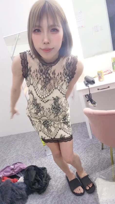 お水なM女🥂
昔着てたキャバドレスで撮ってもらったッス📸