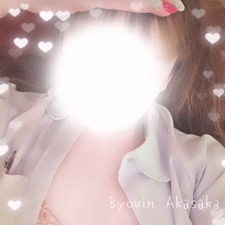 おはようございます🌸
出勤しました🙋‍♀
来週、美容室予約してるのに前髪長くて我慢の限界でセルフカットしちゃった！
しかも、少しだけにするつもりが…けっこー切ってしまったかも？
あちゃ〜(｀；ω；´)
でも、視界良好になったからいっか…(笑)
本日21:00までお店にいますので、よろしくお願い致します🙇‍♀
ご予約ご指名ご来店、お待ちしてます🥺
たくさんの出会い楽しみにしてます♡
見つけてもらえますように☆*.+