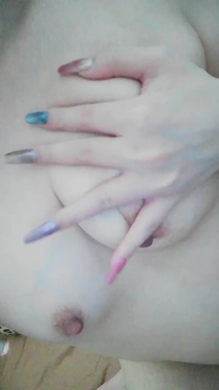 16時半~出勤予定です❤️
（既に出勤中）

4月も後少しで終わるね🤭

GWも待ってるし‥

皆さんはやはり‥

旅行とか海外とか行く人

多いんですかね😍🥰

温泉旅館とか行きたいけど

悲しいことに‥

行く相手がいませんのよ🥺🥺

だから…

皆さん♡

会いに来てください💘

待ってます😊❤️