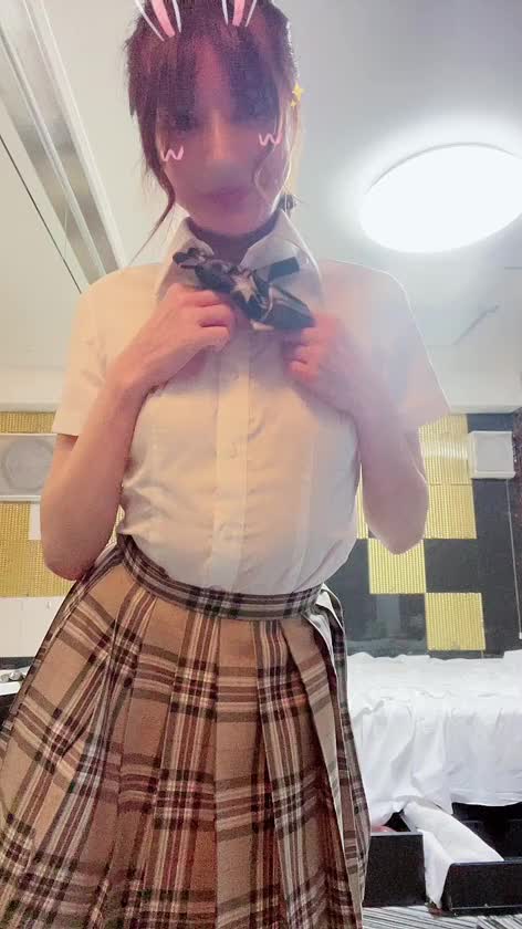 📞ねぇ、今なにしてる…？♡

ちょっとだけナイショの着信🤭

制服で待ってたら  
どきどきしてくれるかな…？🙈💗

ギリギリ見えそうで見えないのは  
会ってからのお楽しみかも☺️

今日は20:20〜22:10で1枠だけ♡  
明日は20:00〜23:30空いてます✨

「この日なら行けるかも」っていうのがあったら教えてね🫶  
20日までに来月前半の予定決めるので
水・金・土・日の夕方以降で
会えそうな日あったら教えてね☺️