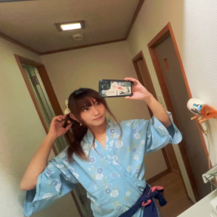 会津旅行してきましたෆ˚*
大内宿すっごく雰囲気あってめっちゃ楽しかった〜！
あとおじいちゃんおばあちゃんが優しくて優しくて
お土産たくさん買っちゃった(՞⸝⸝ᵒ̴̶̷᷄꒳ᵒ̴̶̷᷅⸝⸝՞)💕笑