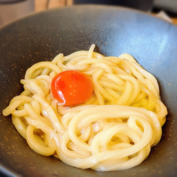 今日もお疲れ様でした！

昨日一昨日とお会いしてくれたなかよしさん、はじめましてさんありがとう‪🫶🏻‬💕︎︎
早番立て続けだったけど、色んな方にお会いしてもらえて嬉しかったよ‪‪🤍𓈒𓏸‬‬
延長してくれた方もありがとう！
大腸検査の心配もしてくれてありがとうね！

ちい色んな人にずっとこの話してて
女の子に、ちいちゃんまたその話してるって思われてたっぽい(遠い目)

で、その大腸検査の話なのですが、細かい話は聞きに来てもらうとして……

ポリープ切除しました！

2週間後にまた結果を聞きに行かないといけないんだけど、
いうても2ミリぐらいらしい。
また食事の規制です😭‎😭‎😭😭

ほぼうどんしか食べてない今日

それでですね、1週間程大人しくしてないといけなくて
ひっさしぶりに🎀マークつきます。
規制です。
一旦この金、土はつきます。
🎀つくと会えなかったりするからつけたくないんだけど、
これはもういたし方なしです🥲
お休み明けは一旦様子見で決めます。

それでも会いに来てくれたら嬉しいです🥺🥺🥺
明日は16時から！

🐝⋆︎*ﾟ∗