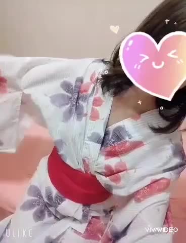 2022年初❤浴衣👘　ちょっぴりチラ見せ(⑉• •⑉)♡久しぶりの動画投稿で凄く恥ずかしいですが頑張って撮ったよ🌸毎日のログインポイント🎁いいね👍いっぱい押してくれたら幸せだなぁ🥰くるくる〜って脱がせられる浴衣なので、くるくるしちゃう？🥰💞