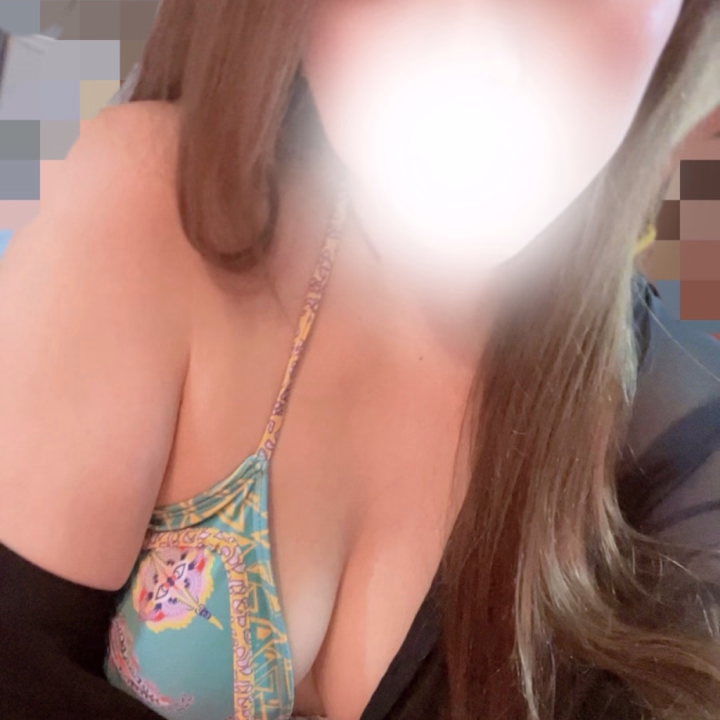 今夜もあと少し…♡♡♡
最後に熱い夜を過ごしてくれるお兄様はいるかな?🥰🥰🥰
早く来てね💕︎