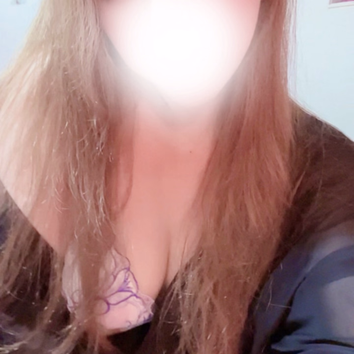 土曜日のお昼、のんびりしてる人いるかな？🥰☀️

せっかくのお休みだし、今日は私と一緒に過ごさない？♡
お昼から会えたら、ゆっくり甘えてもらえそうで嬉しいな💕

「会いたいな」って思ってくれたら、
そのまま会いに来てね…💋

土曜のお昼のお誘い、待ってるね♡