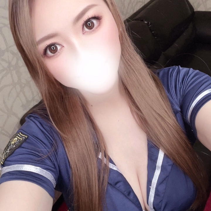 日曜日の夜🌙✨
「明日から仕事かぁ…」って思ってるお兄さ
んも多いかな?🥺
そんな夜だからこそ、
少しだけ自分へのご褒美を♡
一緒に楽しい時間を過ごせたら嬉しいです🥰
お誘いお待ちしてます💕