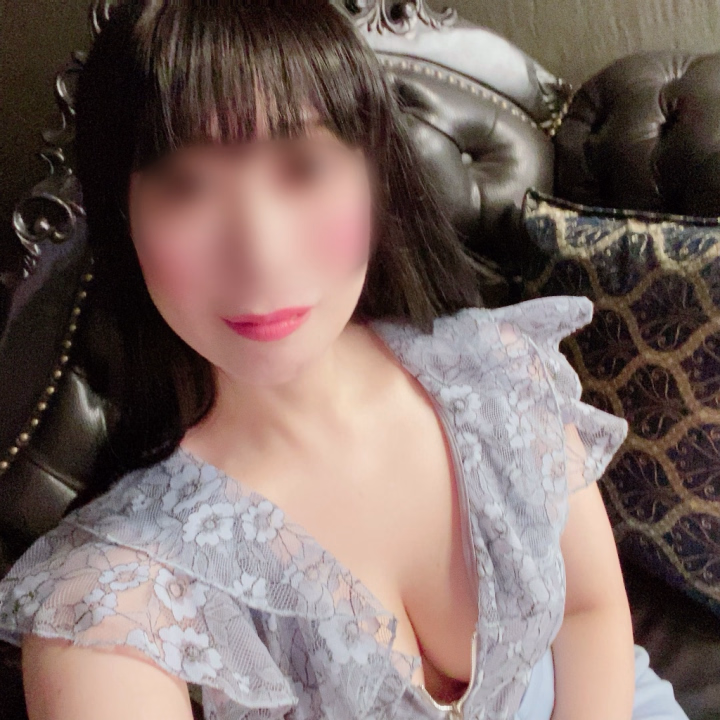 あまねです❤️

本日もお時間通り出勤✨
ご予約さみしいので会いに来てくださると嬉しいなあ💕

ご予約はお店まで！
☎️03-3984-1811

いちゃいちゃしてたくさんキスしよ😘
身も心も気持ちよくなりたい方はぜひ🥰


桃李♡あまね♡