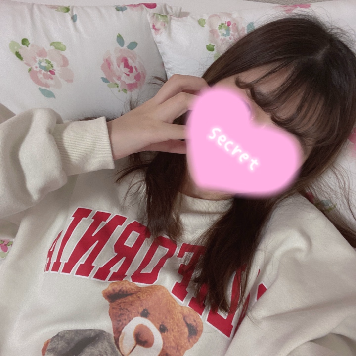おはようございます☀

２日目出勤してます♡

今日は昼から雨みたいですね☔

ご来店の際はお気をつけてきてください🥺