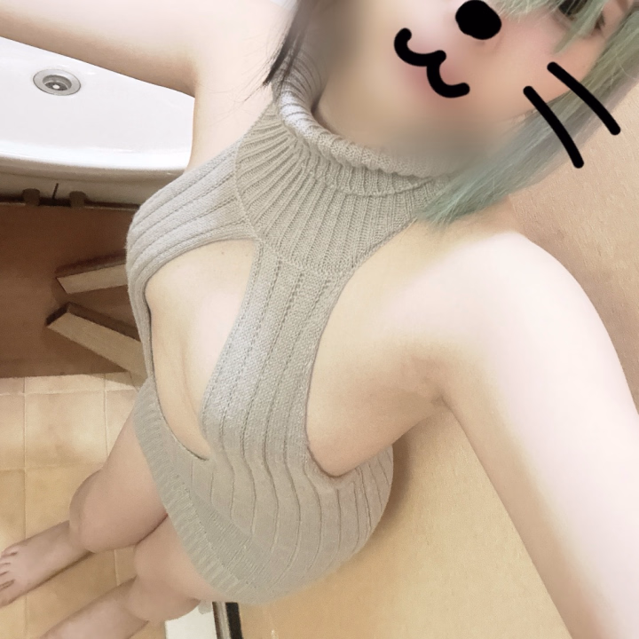 こんばんは🎶
 
 外寒くなってきたね~~💧
 
 ニットにしてよかったよ₍^⌯ ̫ ⌯^₎
 
 今日は春分の日だし、これから暖かく
 
 なってくるのかな？