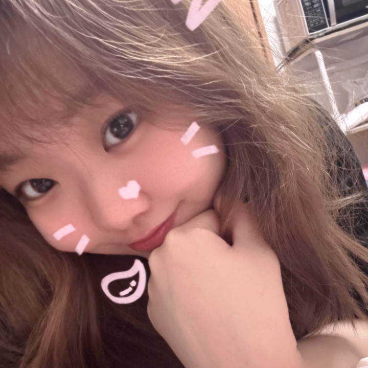 お久しぶりです♪
出勤できなくてすみません💦

体調崩しやすくなっているので、ゆっくり出勤することにします。

本日は18:00~22:00です！短い時間ですが、お遊びいただけると嬉しいです(*^^*)