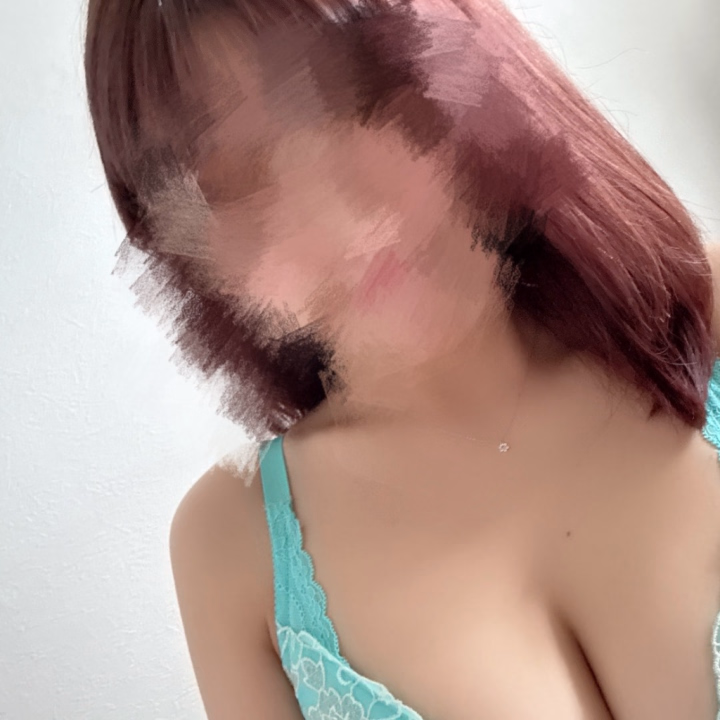 こはくです💕︎︎
今日から出勤だよ!!
今向かっております❣️
事前のお誘い待ってるね❣️
少ない日数だけどその間にみんなにこはくのこと知ってもらえると嬉しいなっ♡
ドキドキワクワクで向かってます!!
待っててね❣️