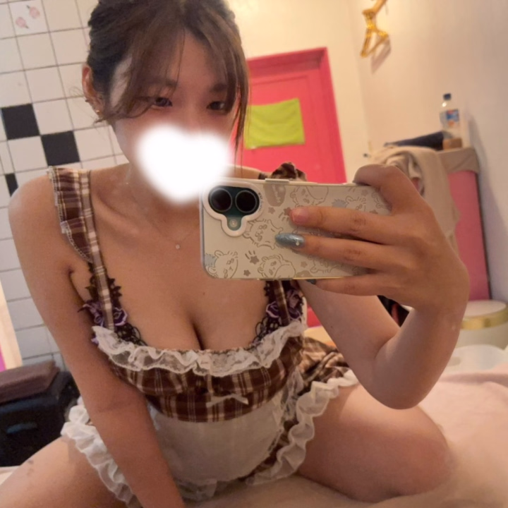 こはくです💕︎︎
みんな今日もお疲れ様✨
今日の衣装がこはくの中で1番のお気に入りです💕︎︎
今日ラストまで🈳なのと
明日事前予約受け付けてるから
最後にこはくに会い来てくれると嬉しいな🫶
一緒に気持ちいいことしよ、、、、?
待ってるね🥺
