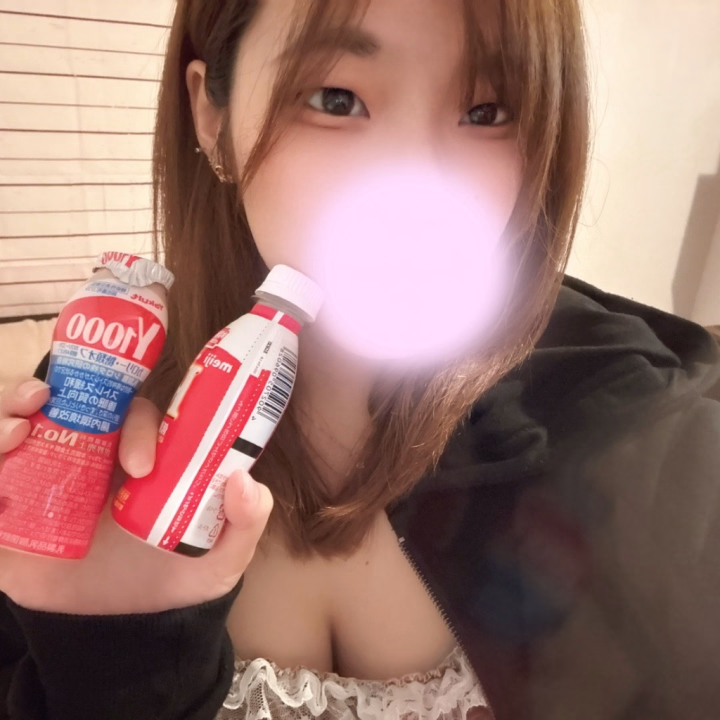 こはくです💕︎︎
みんなご飯何食べたァー?
こはくはまだ悩み中です❣️
ご新規様差し入れありがとです❣️
R-1とか嬉しすぎる🤦♀️
今日最終日この後🈳あります!
みんな逢いに来てね❤️