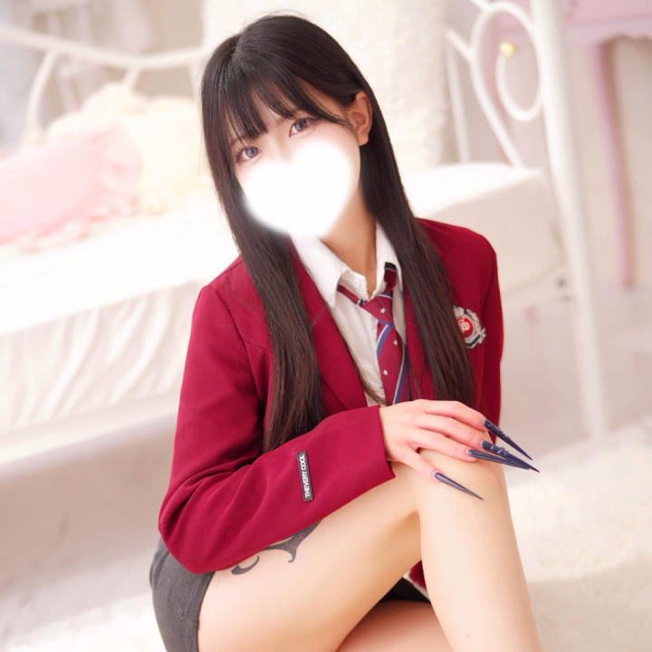 本日朝から出勤してましたが
諸事情により一旦帰って
遅番からの出勤になります💦

朝お誘いいただいたお兄さん
すみませんでした🙇🏻‍♀️🙇🏻‍♀️🙇🏻‍♀️


今日　16時〜ラスト
明日　9時〜ラスト
14日　9時〜14時←短いので注意⚠️
15日　9時〜ラスト
16日　9時〜17時←短いので注意か

これが今月のシフトです❣️



お散歩がてら
ガチャガチャしに行ったのですが
7回回して欲しいやつが出ませんでした🐎

悔しい‼️



16時からと短いですが
お誘いお待ちしてます(  . .)"



おこめ🍙