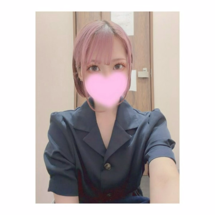 皆様ちょっとぶりです( ¨̮ )
出勤しました😉♡

先日は本指名様、初めまして様方
遊んでくださってありがとうございました😊♡

今日はラストまで出勤してます🫶
お時間あえば是非遊びに来てくださいね♡

いく♡