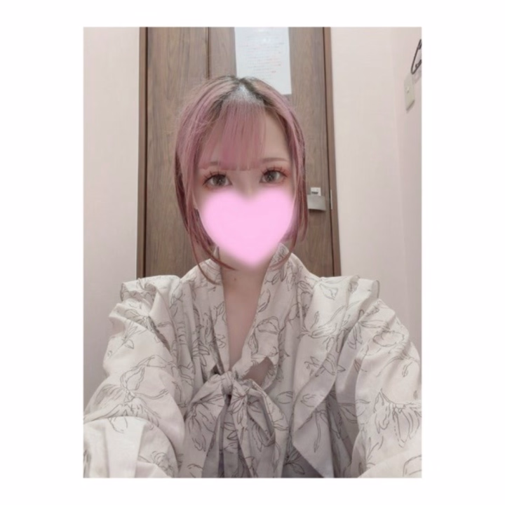 こんばんは( ¨̮ )
出勤しました😉♡

先日は本指名様、初めまして様方
遊んでくださってありがとうございました😊♡

今日はラストまで出勤してます🫶
お時間あえば是非遊びに来てくださいね♡

いく♡