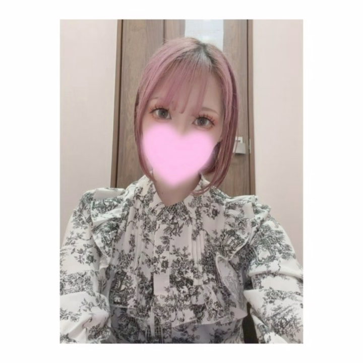 こんばんは( ¨̮ )
出勤しました😉♡

先日は初めまして様方
遊んでくださってありがとうございました😊♡

今日はラストまで出勤してます🫶
お時間あえば是非遊びに来てくださいね♡

いく♡