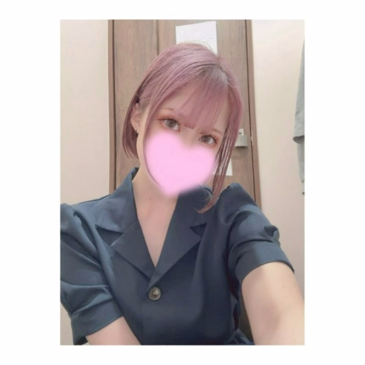こんばんは( ¨̮ )
出勤しました😉♡

先日は初めまして様方
遊んでくださってありがとうございました😊♡

今日はラストまで出勤してます🫶
お時間あえば是非遊びに来てくださいね♡

いく♡