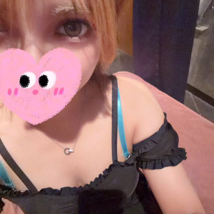 こんばんわ🌙

今日は17時〜23時まで出勤してます！

来たことない服着てみたよ🖤どうかな☺️いろんな服が着れて楽しい🫶

待ってます📞💕