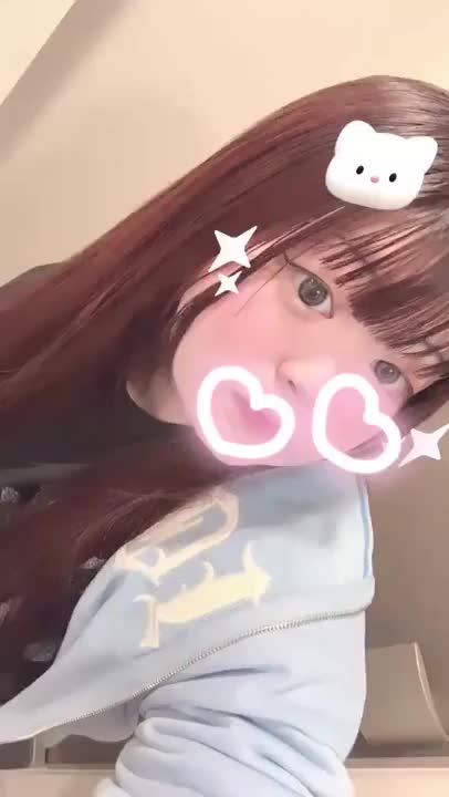童顔なんです🙄‬
ちゃんともう成人してるからねっ‼️
いつまでも子供扱いしちゃダメだよっ(◦`꒳´◦)

それでも好いてくれる人💭💭
いっぱいイイコトしよっ？💖